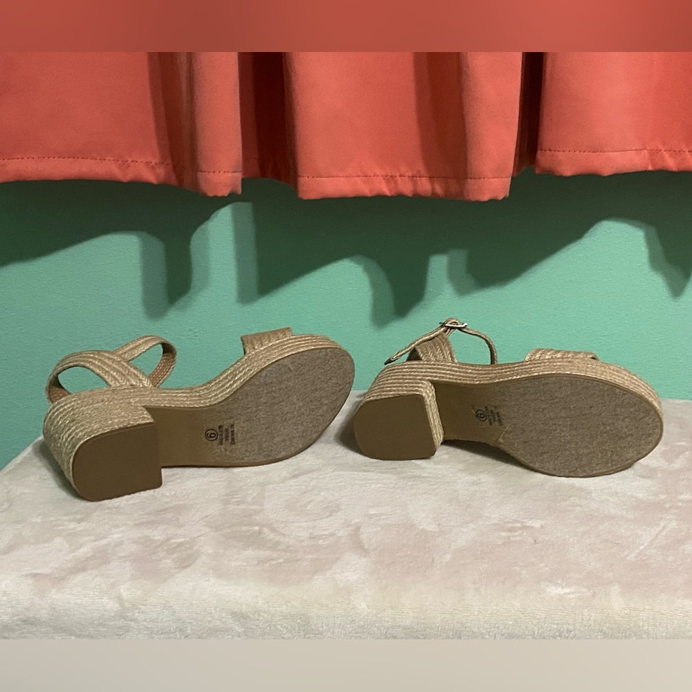 Tan platform sandal - Picture 6 of 6